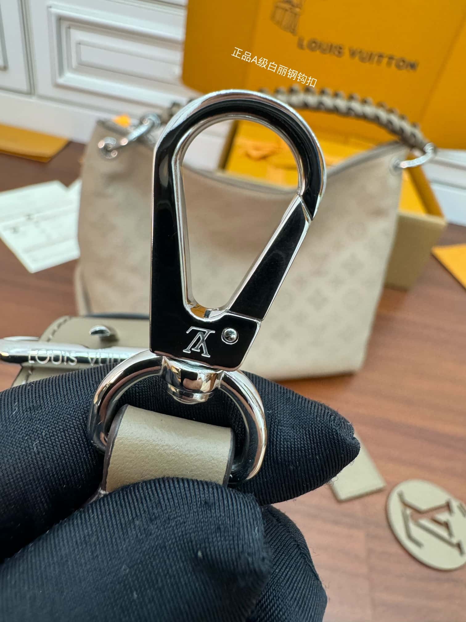 LV 正品級原單M56084 BEAUBOURG HOBO 中號手袋¥3,180.00-頂級1:1精品高仿包包香港台灣批發價格推薦微信哪裡買