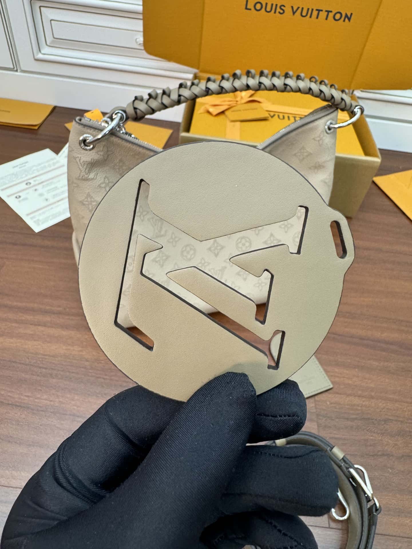 LV 正品級原單M56084 BEAUBOURG HOBO 中號手袋¥3,180.00-頂級1:1精品高仿包包香港台灣批發價格推薦微信哪裡買