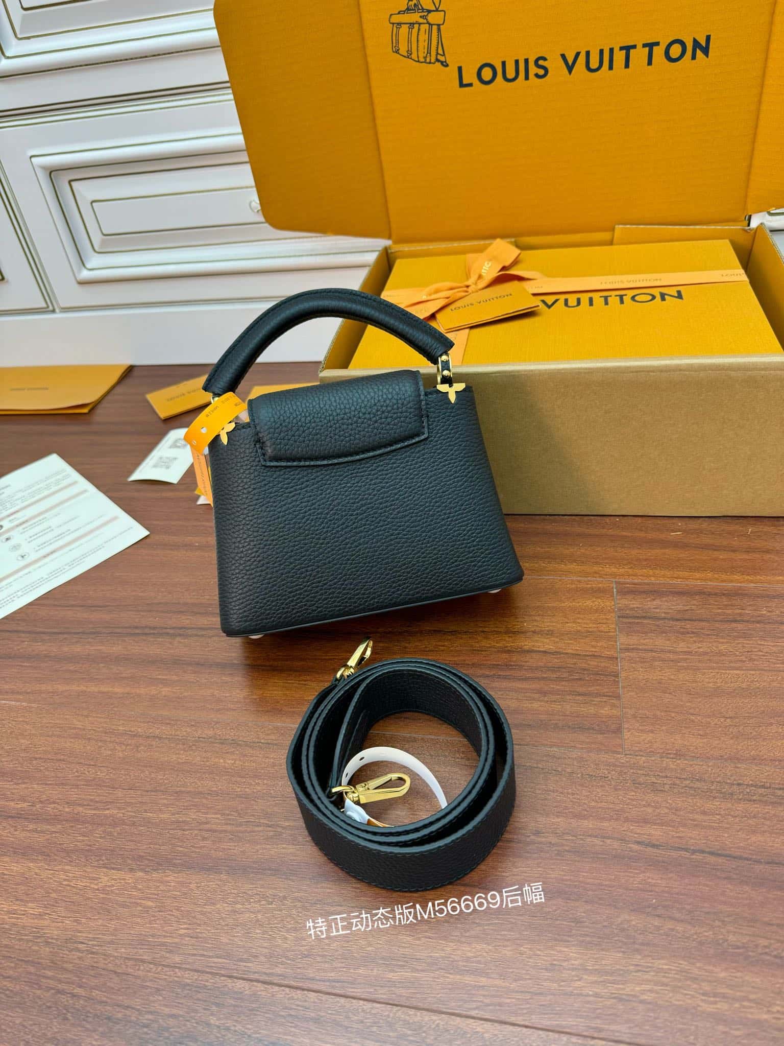 LV頂級高仿正品級 M56669 Capucines 迷你手袋¥3,180.00-頂級1:1精品高仿包包香港台灣批發價格推薦微信哪裡買