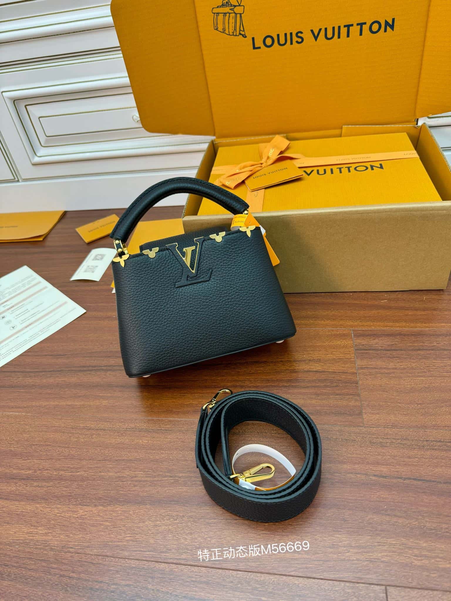 LV頂級高仿正品級 M56669 Capucines 迷你手袋¥3,180.00-頂級1:1精品高仿包包香港台灣批發價格推薦微信哪裡買