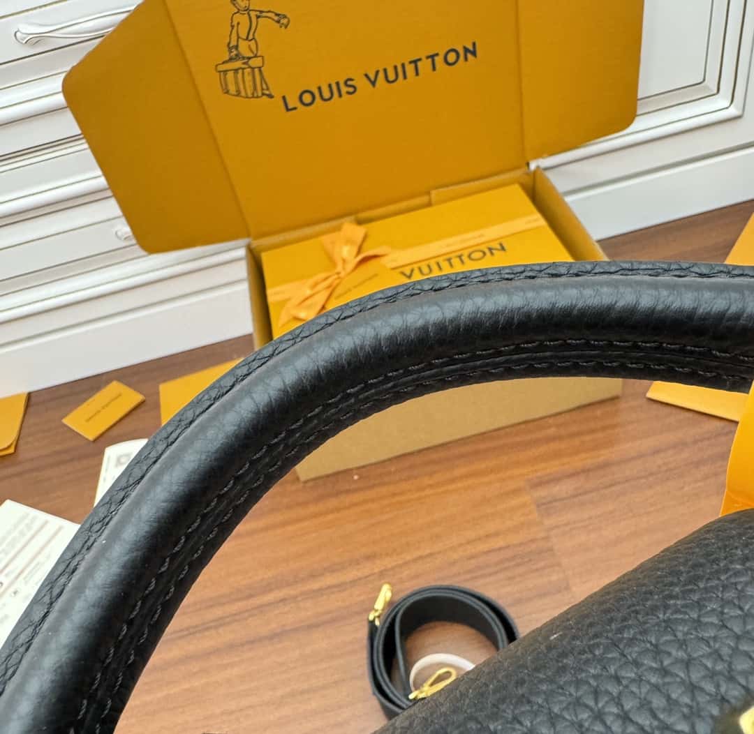 LV頂級高仿正品級 M56669 Capucines 迷你手袋¥3,180.00-頂級1:1精品高仿包包香港台灣批發價格推薦微信哪裡買