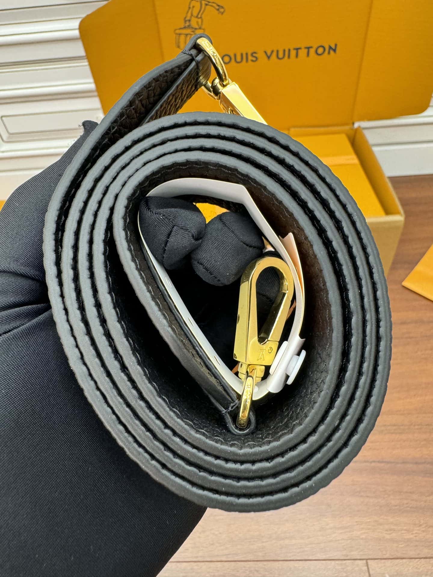 LV頂級高仿正品級 M56669 Capucines 迷你手袋¥3,180.00-頂級1:1精品高仿包包香港台灣批發價格推薦微信哪裡買