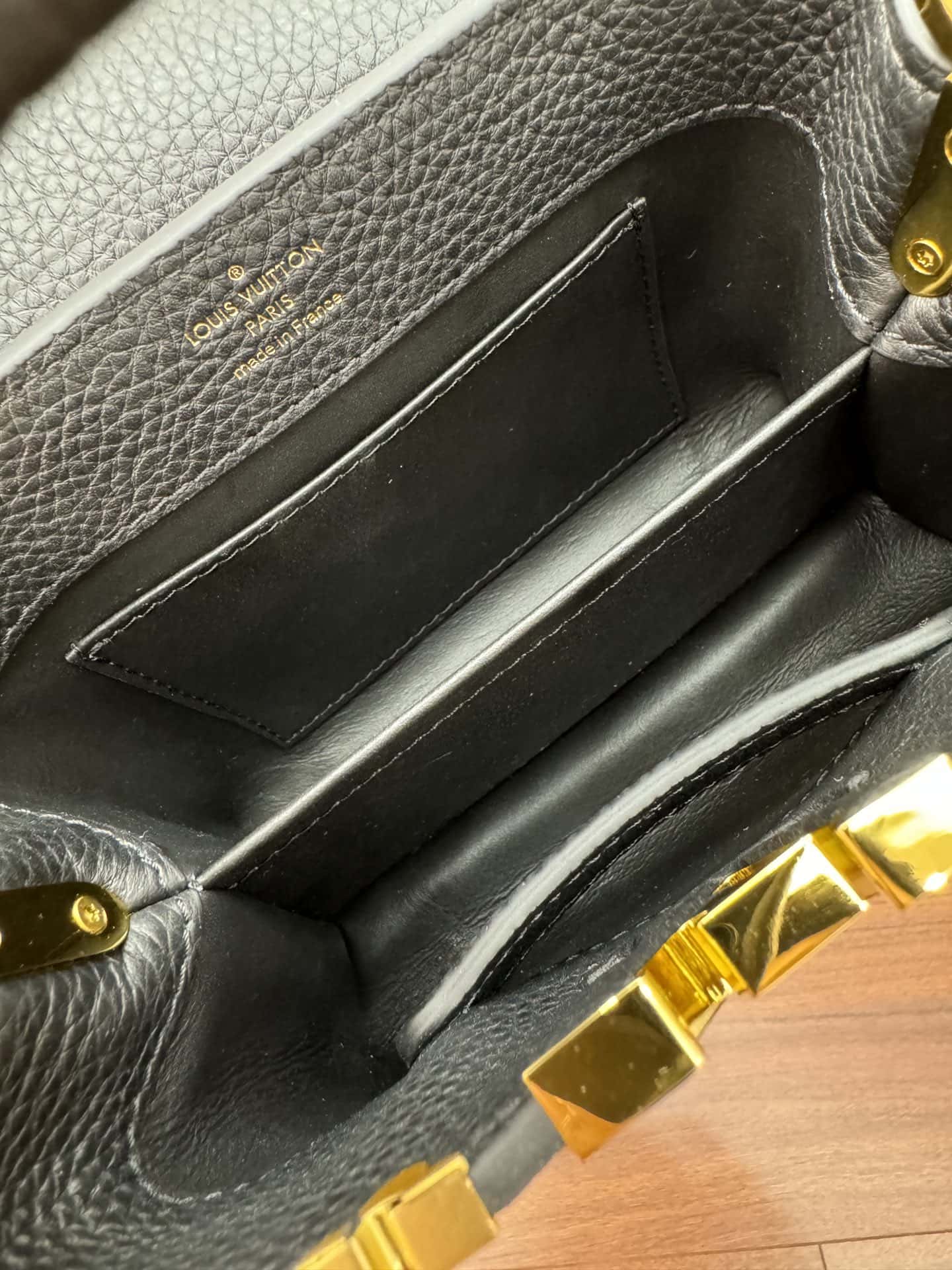 LV頂級高仿正品級 M56669 Capucines 迷你手袋¥3,180.00-頂級1:1精品高仿包包香港台灣批發價格推薦微信哪裡買