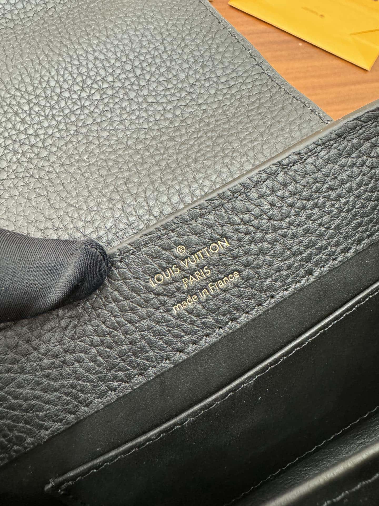 LV頂級高仿正品級 M56669 Capucines 迷你手袋¥3,180.00-頂級1:1精品高仿包包香港台灣批發價格推薦微信哪裡買