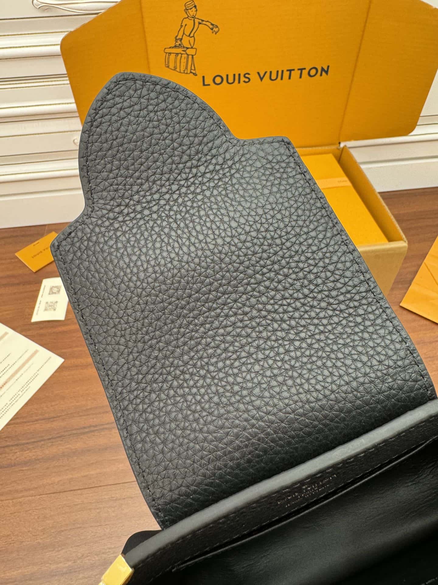 LV頂級高仿正品級 M56669 Capucines 迷你手袋¥3,180.00-頂級1:1精品高仿包包香港台灣批發價格推薦微信哪裡買