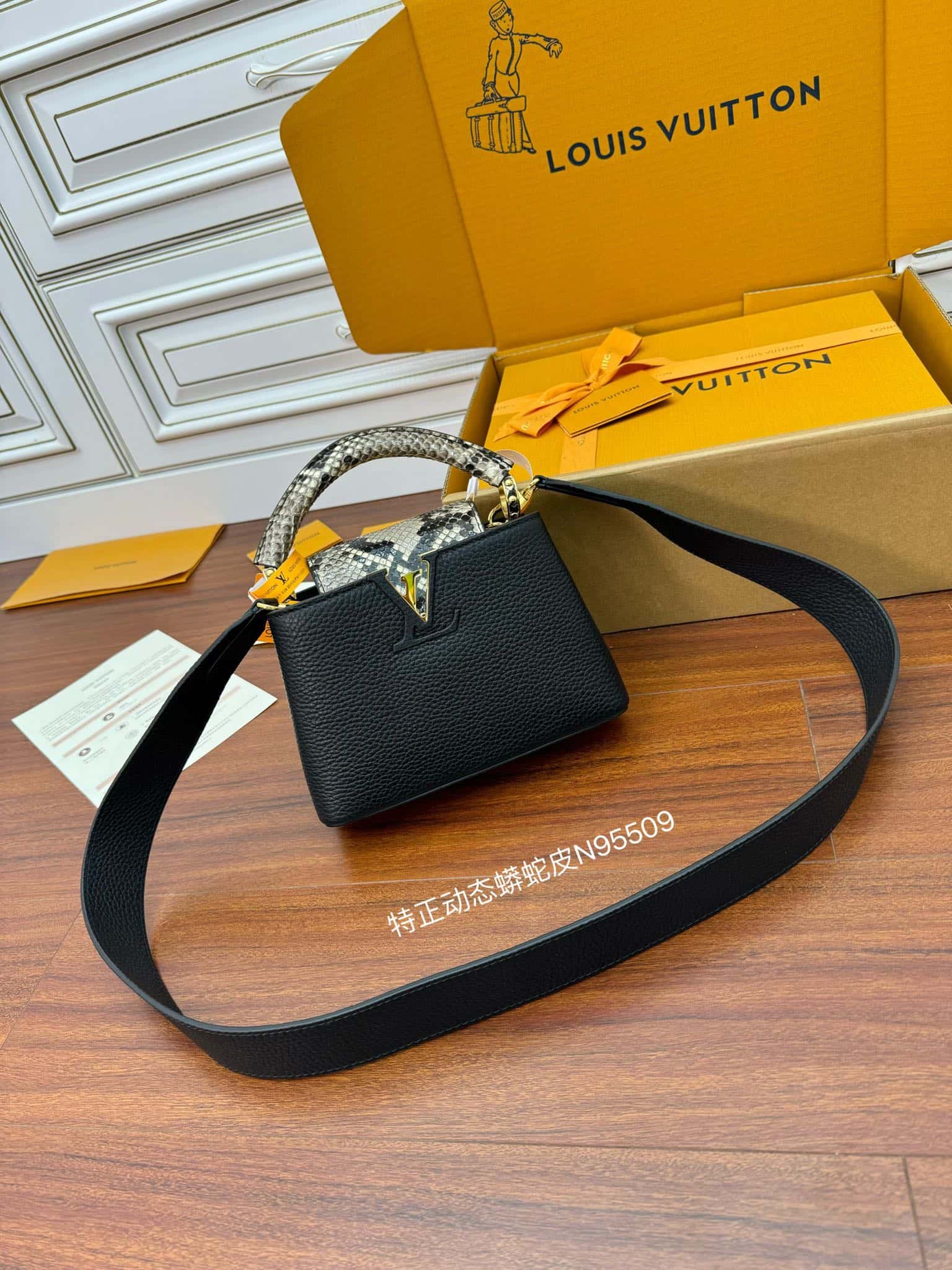 LV 精仿原單N95509 CAPUCINES 迷你手袋¥3,180.00-頂級1:1精品高仿包包香港台灣批發價格推薦微信哪裡買