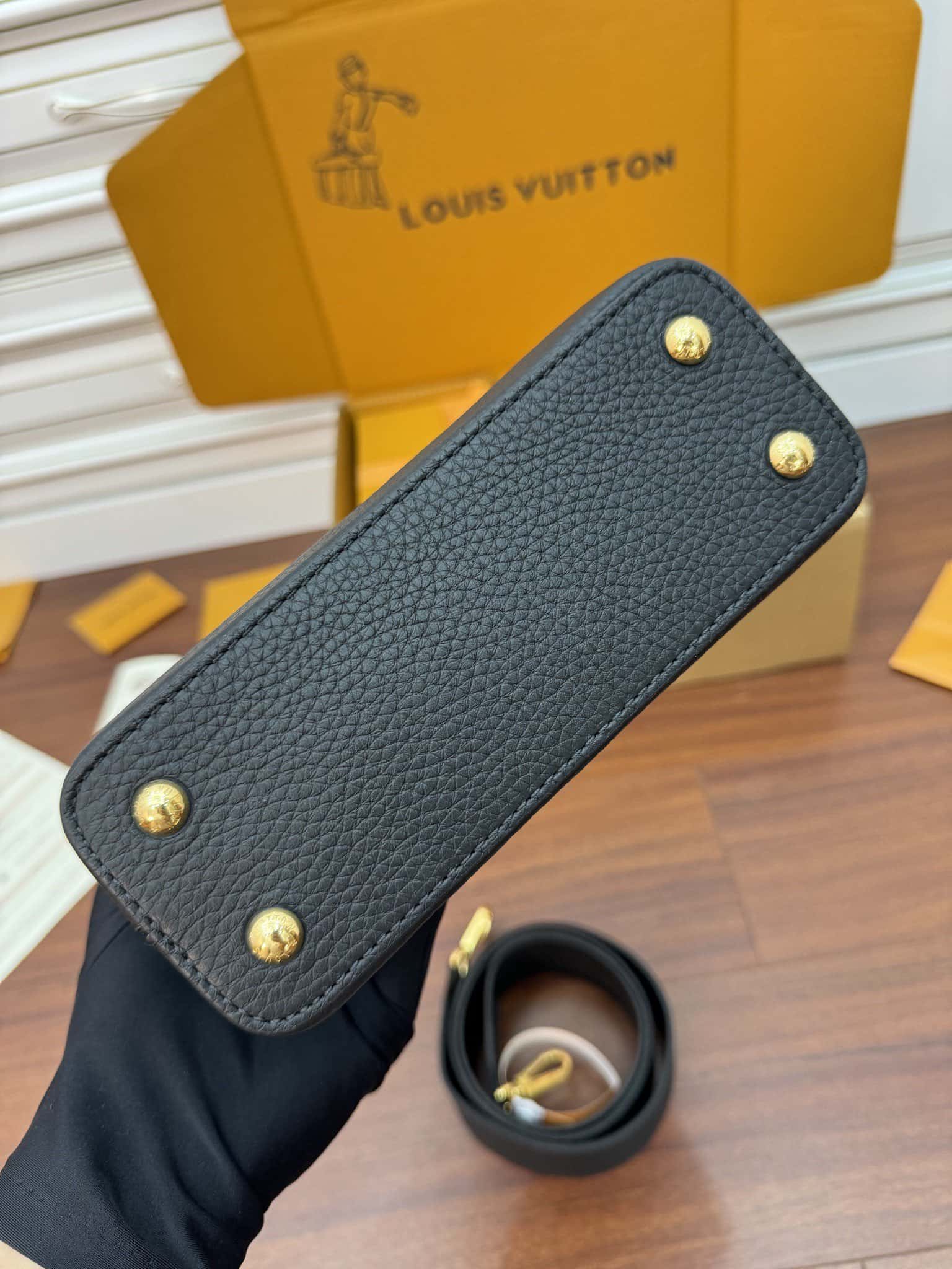 LV 精仿原單N95509 CAPUCINES 迷你手袋¥3,180.00-頂級1:1精品高仿包包香港台灣批發價格推薦微信哪裡買