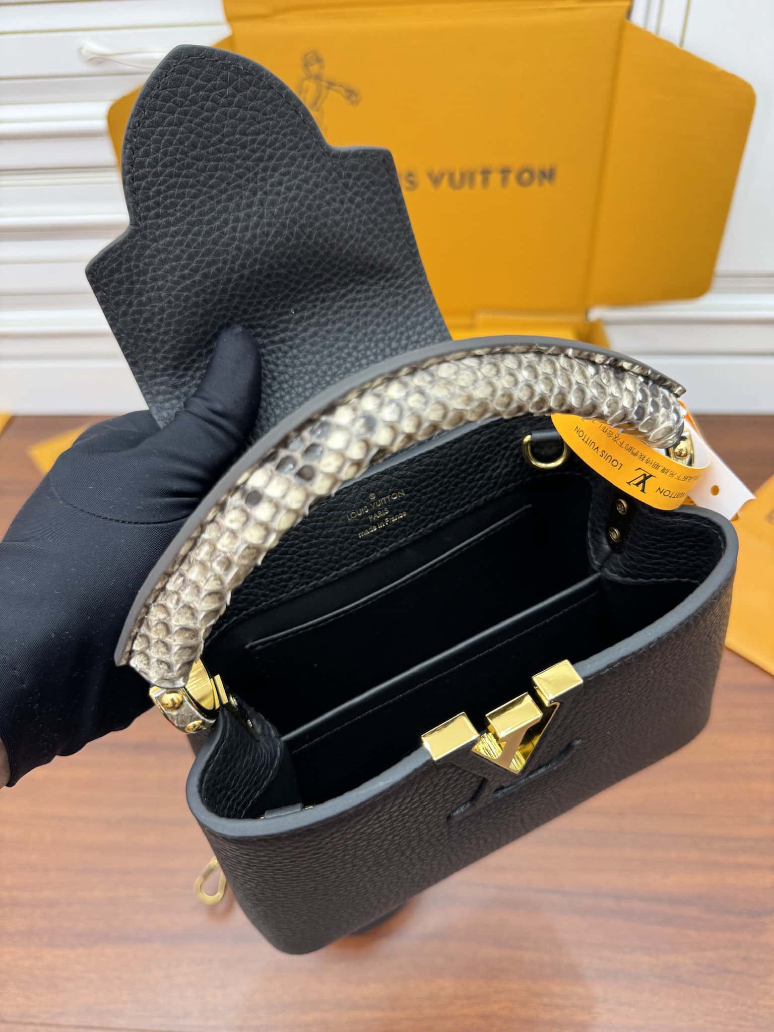 LV 精仿原單N95509 CAPUCINES 迷你手袋¥3,180.00-頂級1:1精品高仿包包香港台灣批發價格推薦微信哪裡買