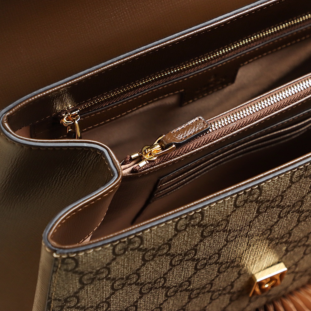 GUUCCCI Horsebit 1955系列中號手提包 頂級復刻包702049 9AAAJ 8563¥1,980.00-頂級1:1精品高仿包包香港台灣批發價格推薦微信哪裡買