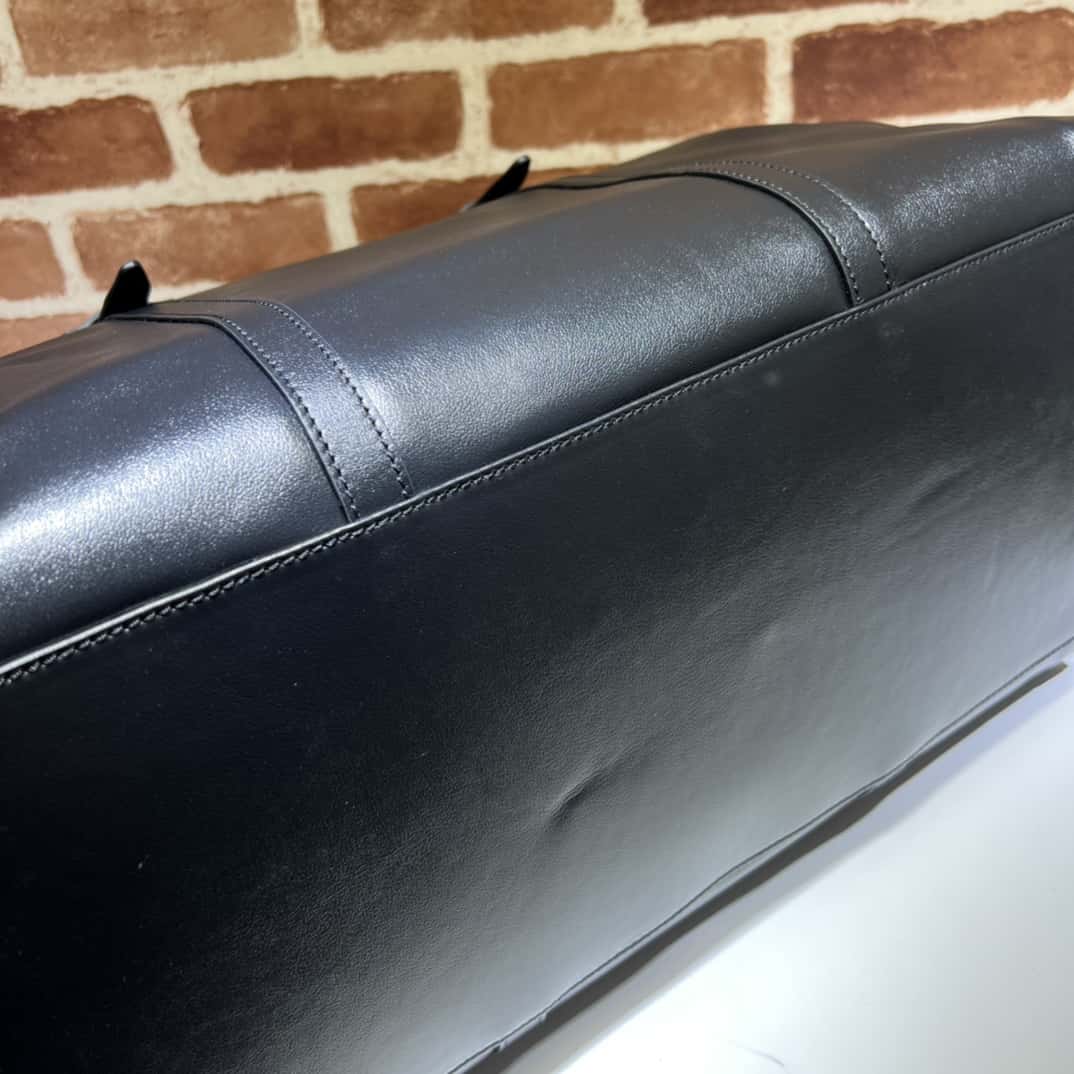 GUUCCCI古馳飾同色系雙G大號托特包725683¥2480.00-頂級1:1精品高仿包包香港台灣批發價格推薦微信哪裡買