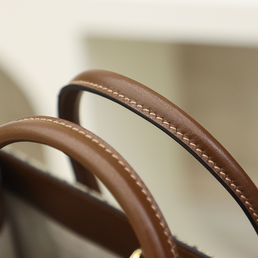 GUUCCCI GG small tote bag精仿托特包 659983 92TCG 8563¥1,880.00-頂級1:1精品高仿包包香港台灣批發價格推薦微信哪裡買