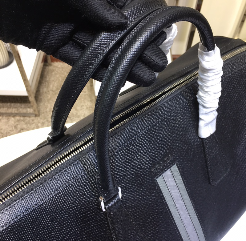 PRADA頂級原單正品級普拉達進口十字紋牛皮旅行包372R¥2980.00-頂級1:1精品高仿包包香港台灣批發價格推薦微信哪裡買