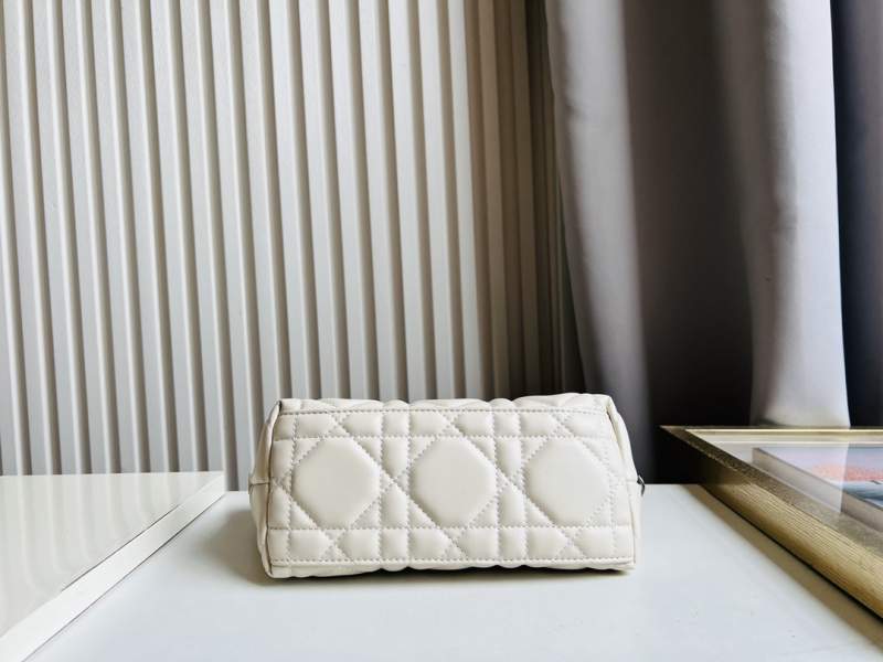 Dior迪奧Nomad奶白色手提包飯盒包-頂級1:1精品高仿包包香港台灣批發價格推薦微信哪裡買