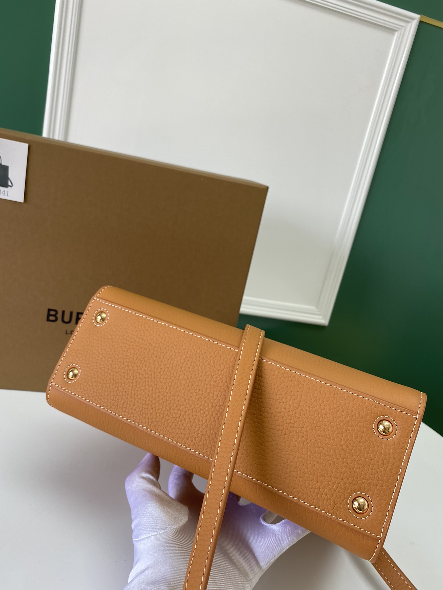 Burberry巴寶莉意大利鞣製粒紋皮革托特包-頂級1:1精品高仿包包香港台灣批發價格推薦微信哪裡買