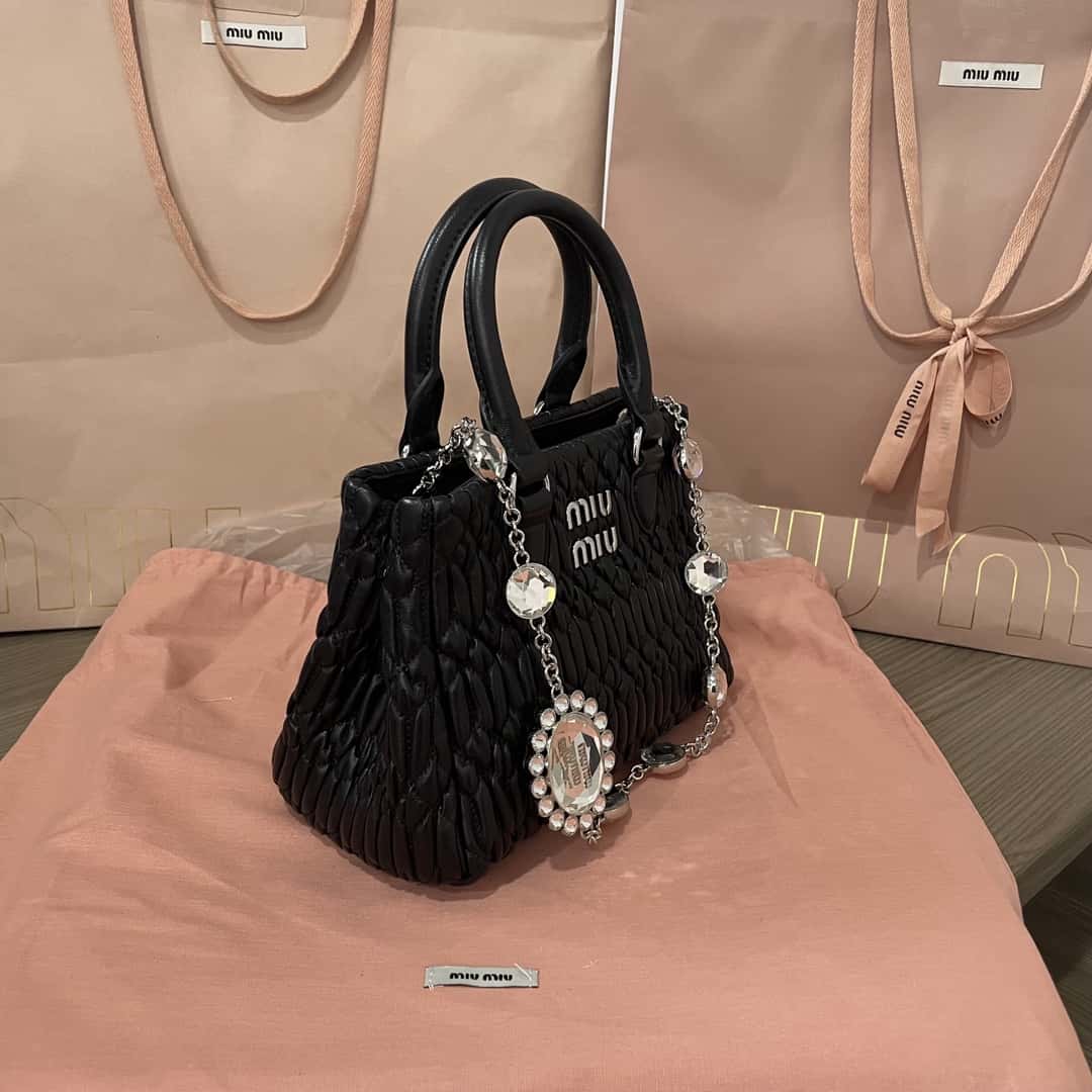 MIUMIU繆繆頂級進口CIoquel軟羊皮水晶鏈鑽包5BA251-頂級1:1精品高仿包包香港台灣批發價格推薦微信哪裡買