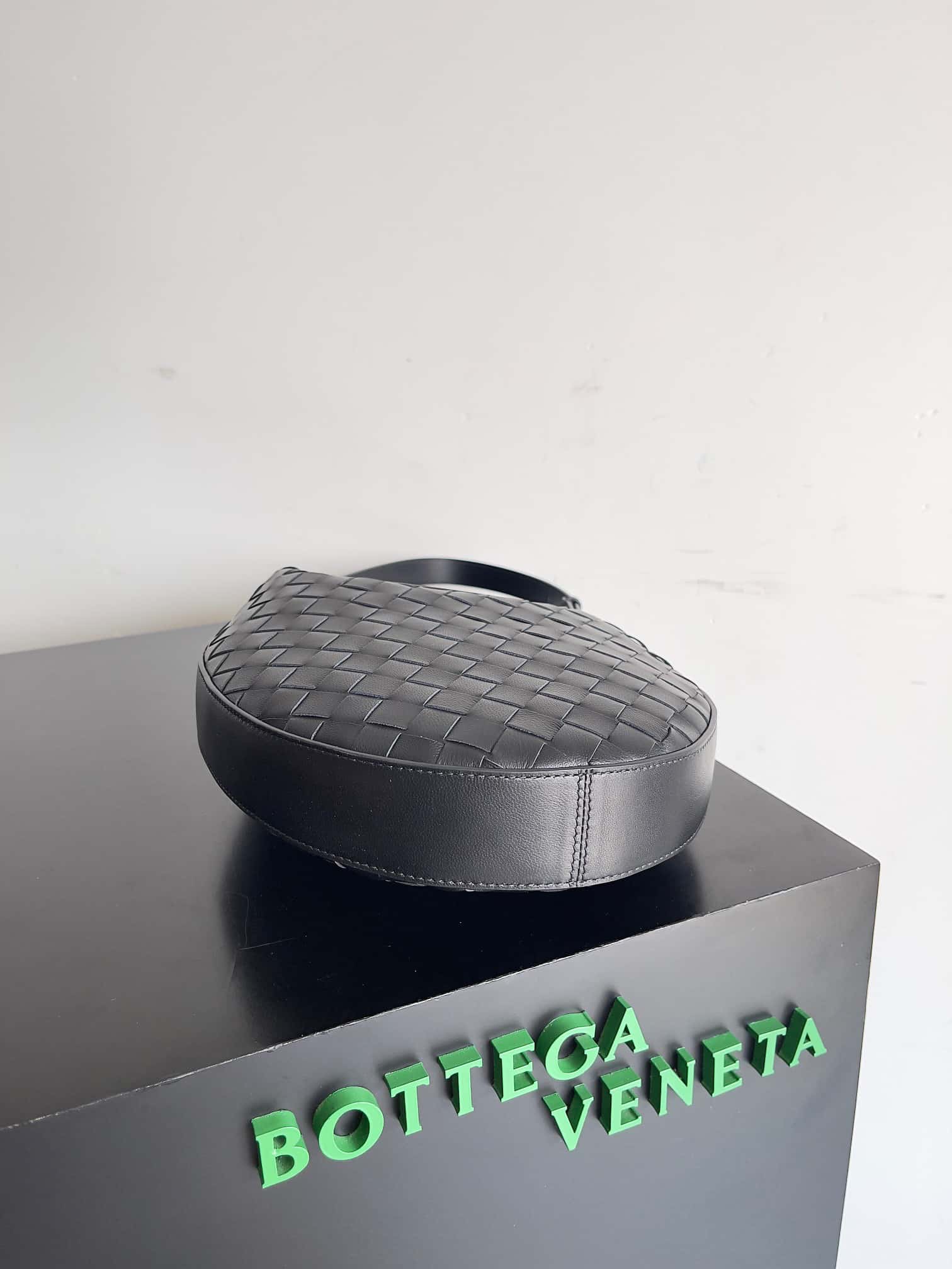 B家新品BV 新款Drop肩背包款號：755074-頂級1:1精品高仿包包香港台灣批發價格推薦微信哪裡買