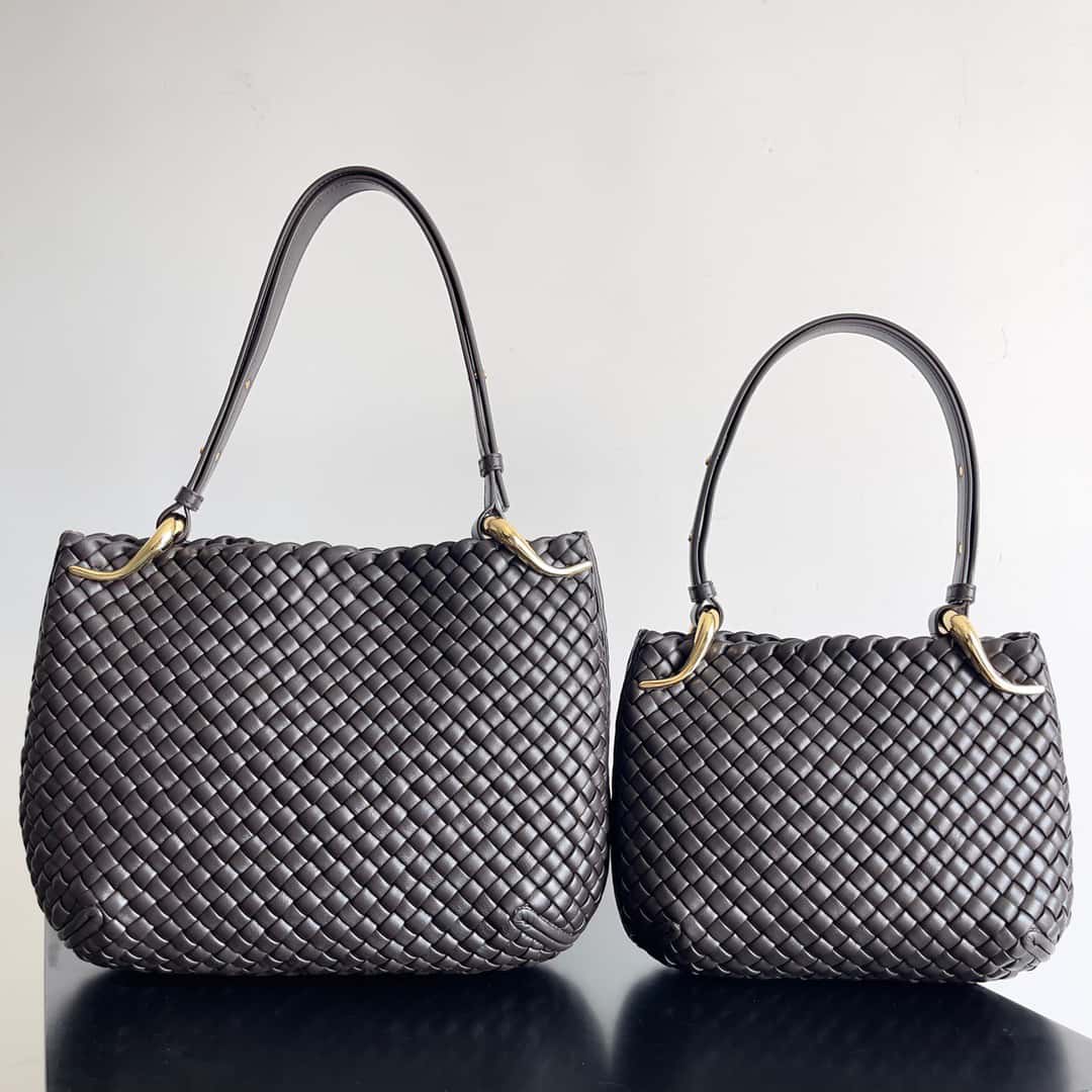 BV早春新款 Clicker圓弧形包款羔羊編織皮 款號：730968 巧克力色-頂級1:1精品高仿包包香港台灣批發價格推薦微信哪裡買