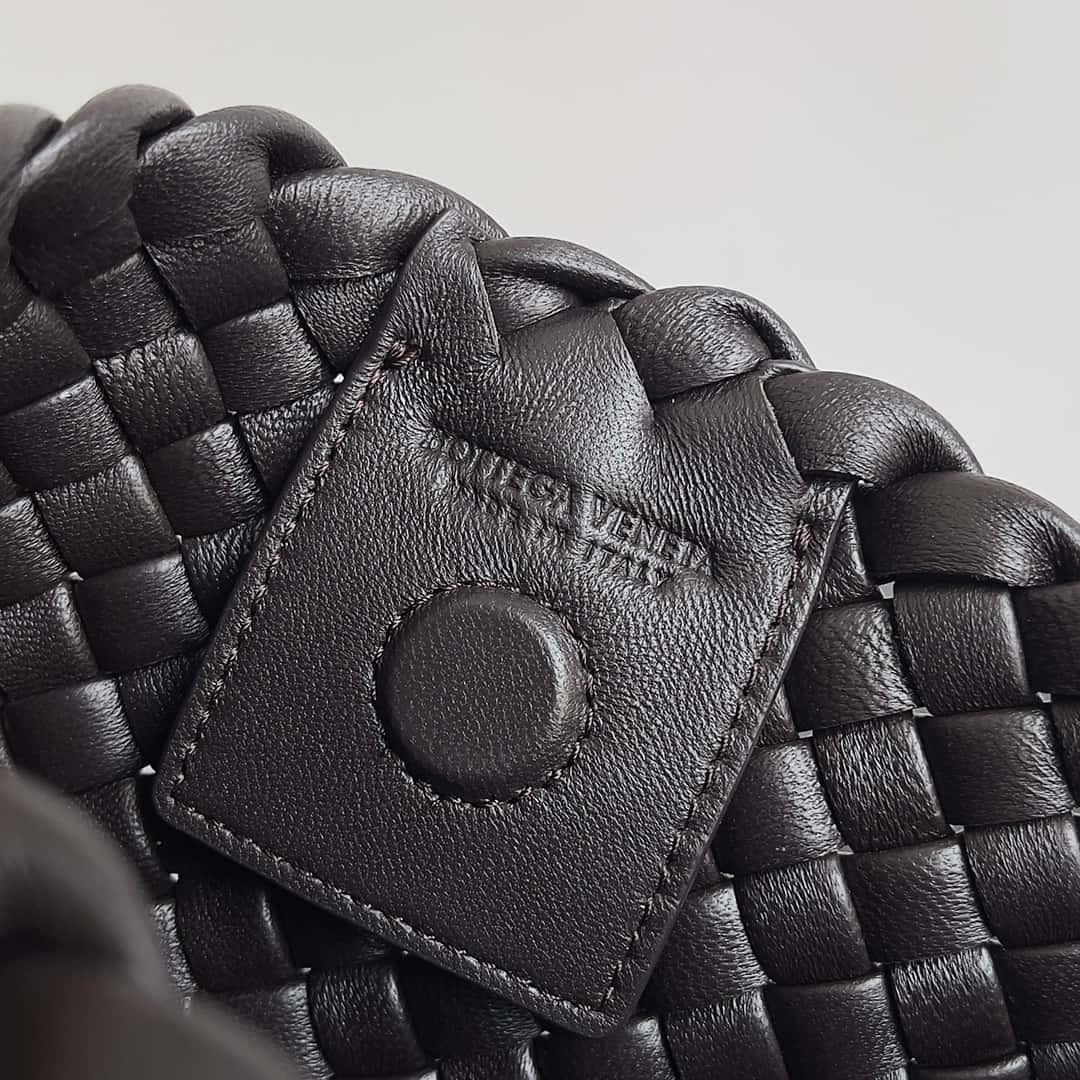 BV早春新款 Clicker圓弧形包款羔羊編織皮 款號：730968 巧克力色-頂級1:1精品高仿包包香港台灣批發價格推薦微信哪裡買