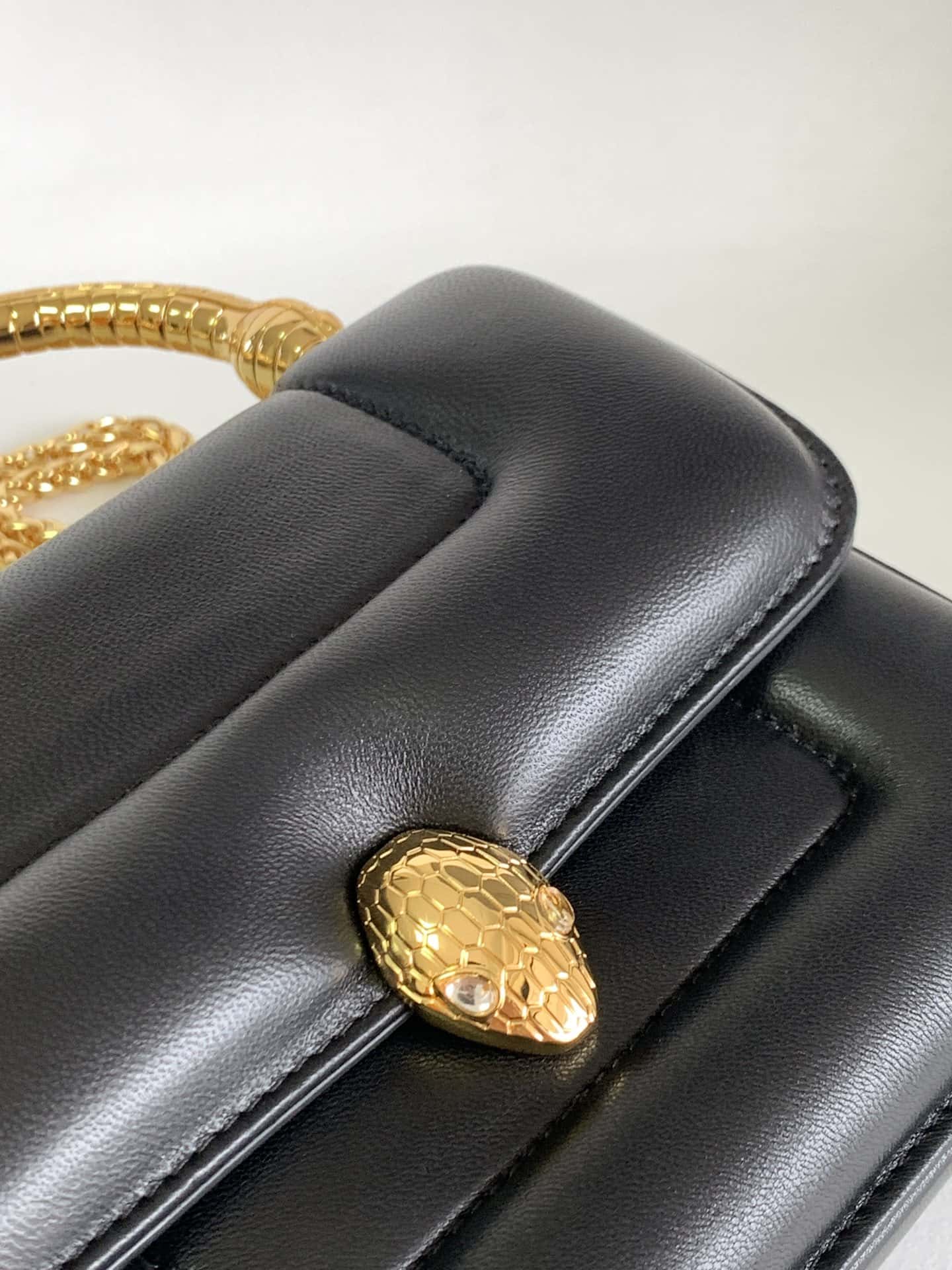 BVLGARI寶格麗 聯名設計款限量 Mary Katrantzou蛇頭包 291071黑色19CM-頂級1:1精品高仿包包香港台灣批發價格推薦微信哪裡買