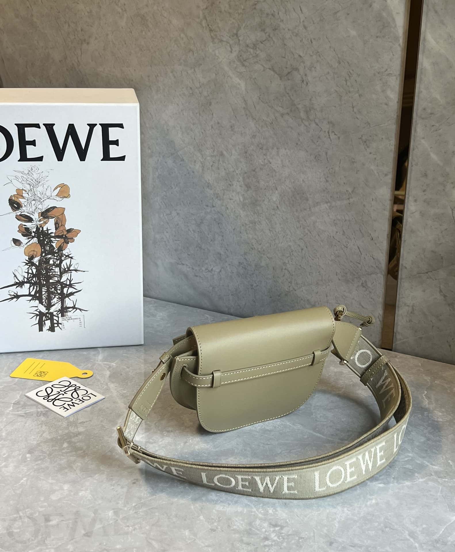 LOEWE升級版字母寛肩帶馬鞍包MiniGateDual手袋 0672-頂級1:1精品高仿包包香港台灣批發價格推薦微信哪裡買