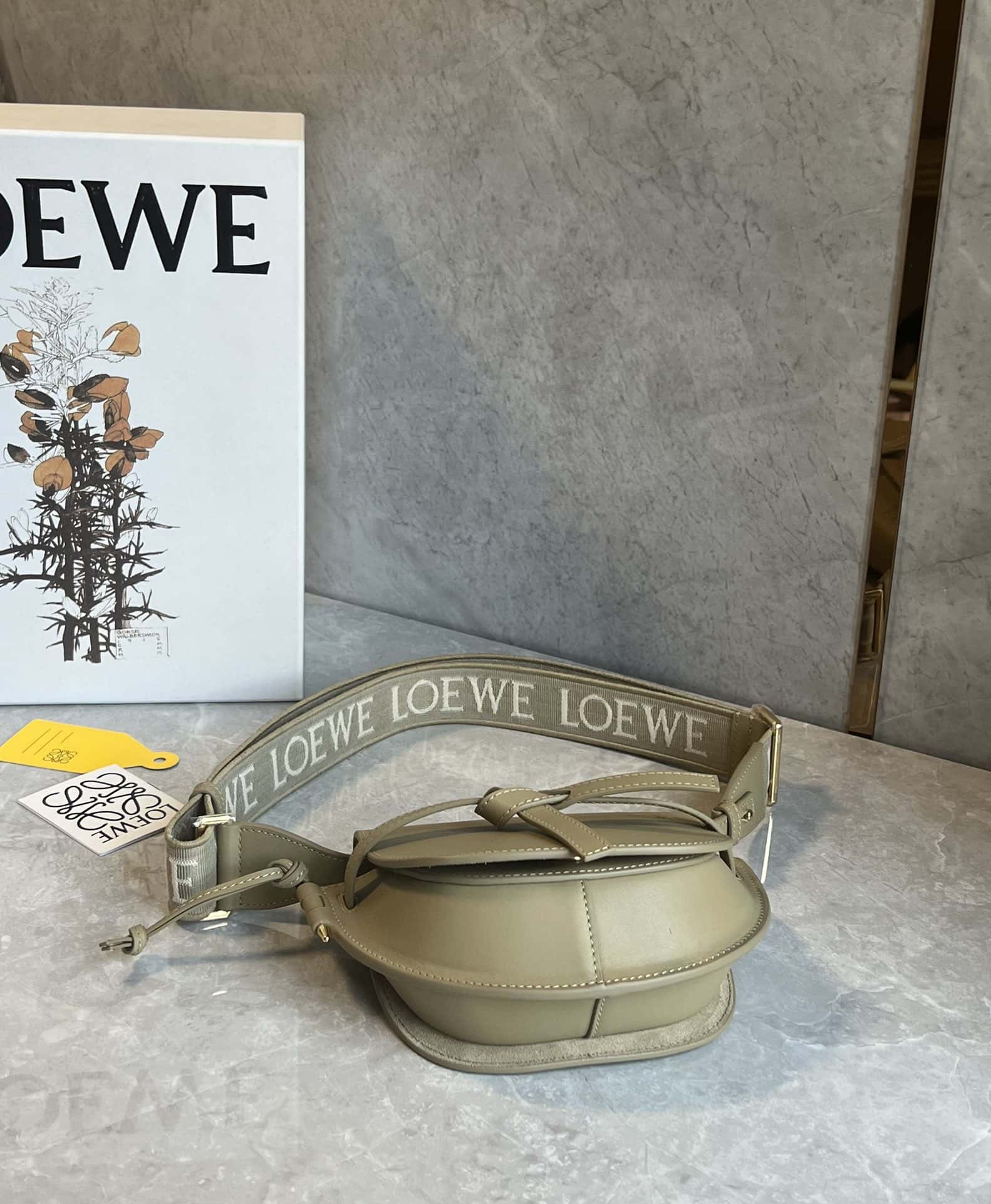 LOEWE升級版字母寛肩帶馬鞍包MiniGateDual手袋 0672-頂級1:1精品高仿包包香港台灣批發價格推薦微信哪裡買