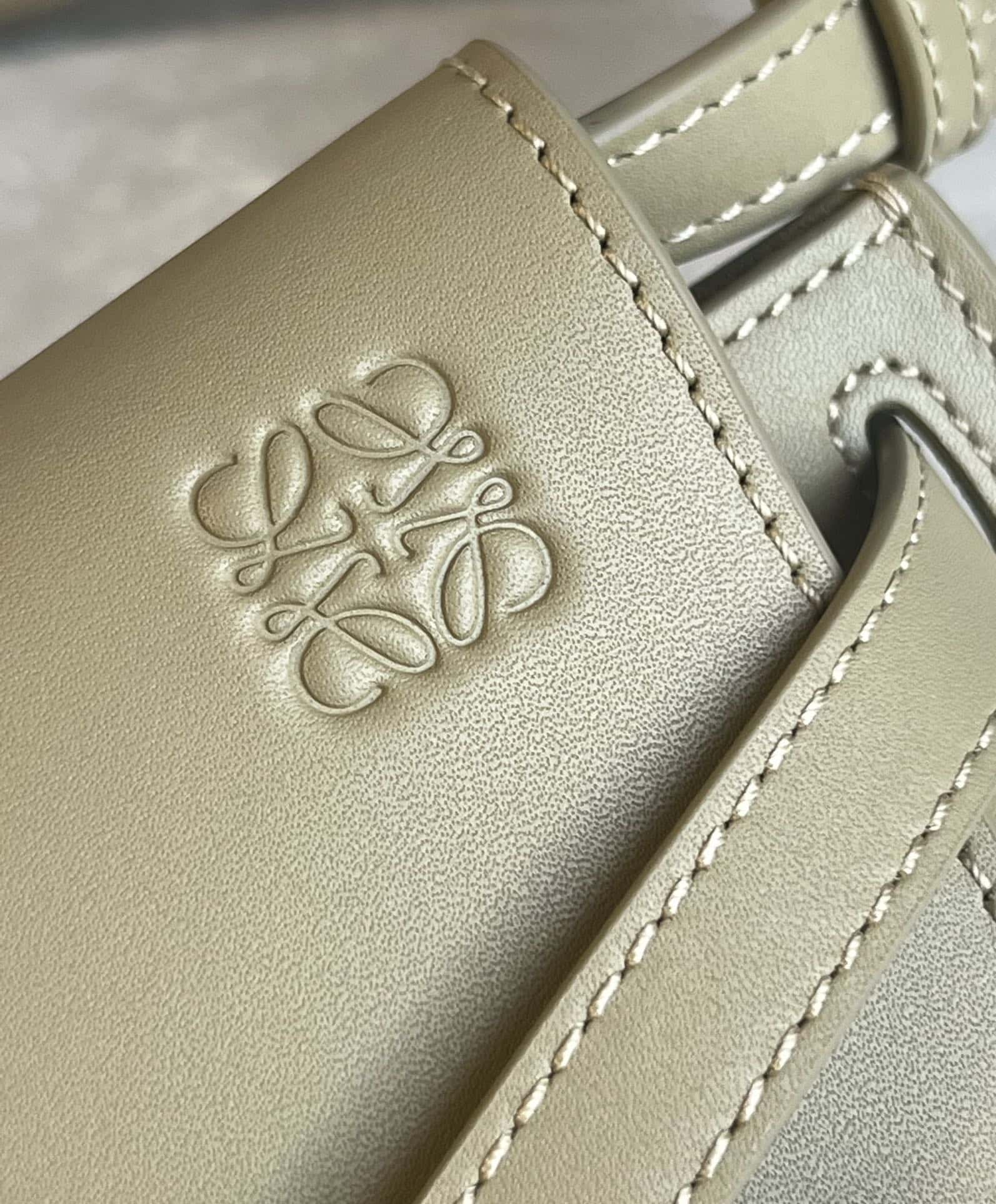 LOEWE升級版字母寛肩帶馬鞍包MiniGateDual手袋 0672-頂級1:1精品高仿包包香港台灣批發價格推薦微信哪裡買