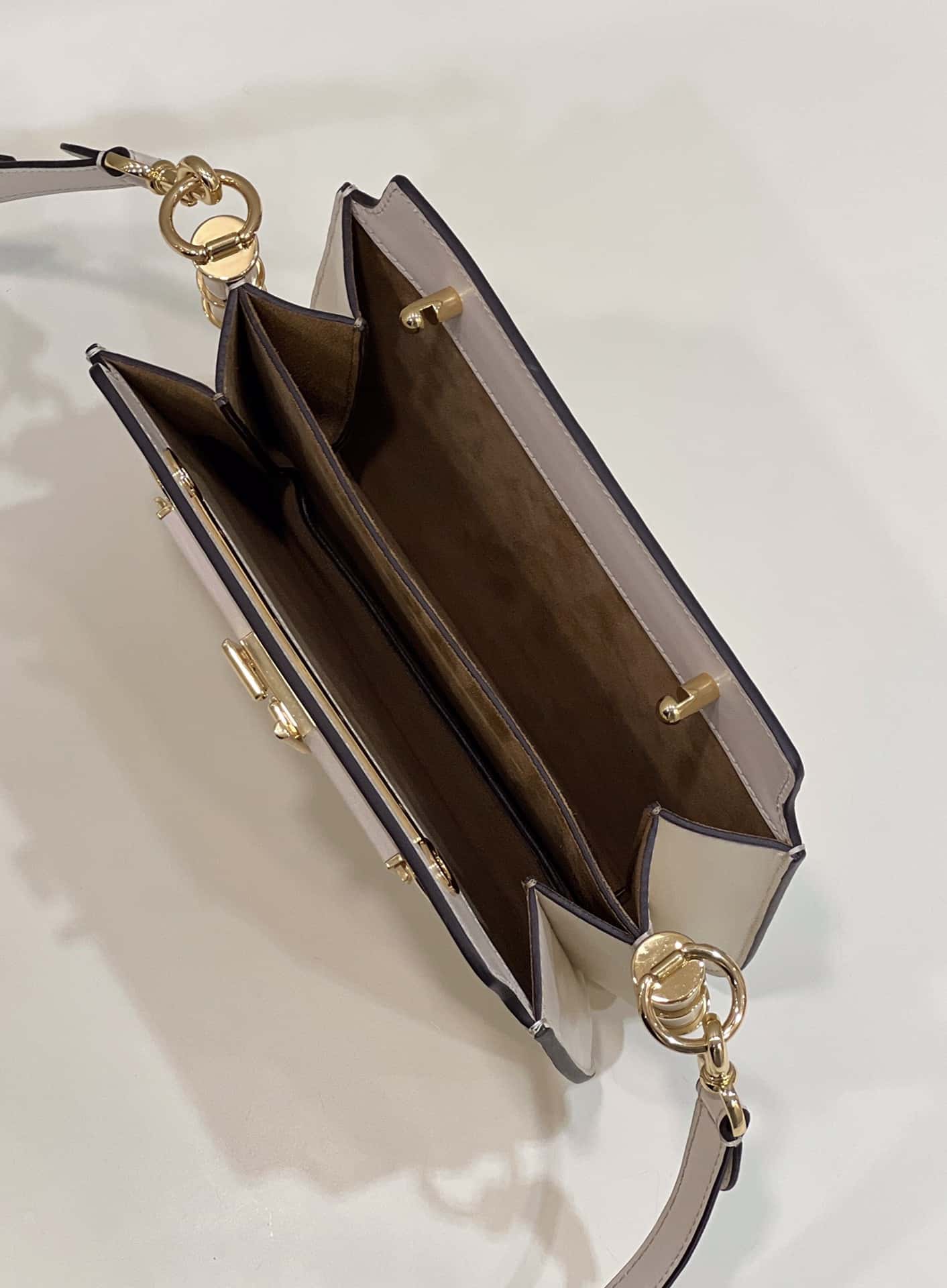 光滑小牛皮風琴肩背包8503-頂級1:1精品高仿包包香港台灣批發價格推薦微信哪裡買