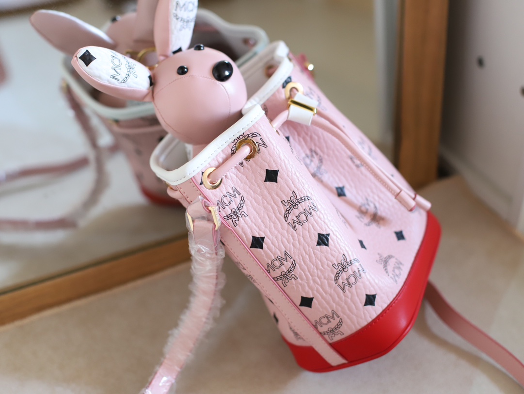 MCM 兔子 系列Visetos拼接水桶包-頂級1:1精品高仿包包香港台灣批發價格推薦微信哪裡買