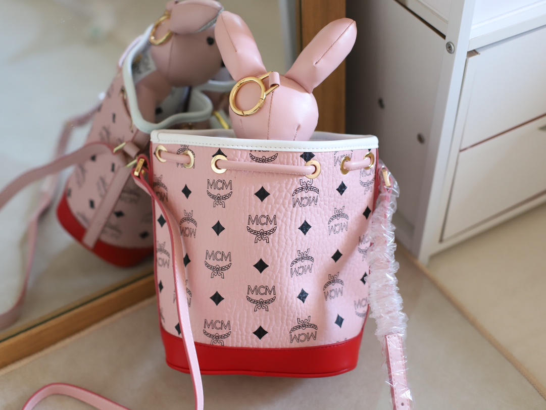 MCM 兔子 系列Visetos拼接水桶包-頂級1:1精品高仿包包香港台灣批發價格推薦微信哪裡買