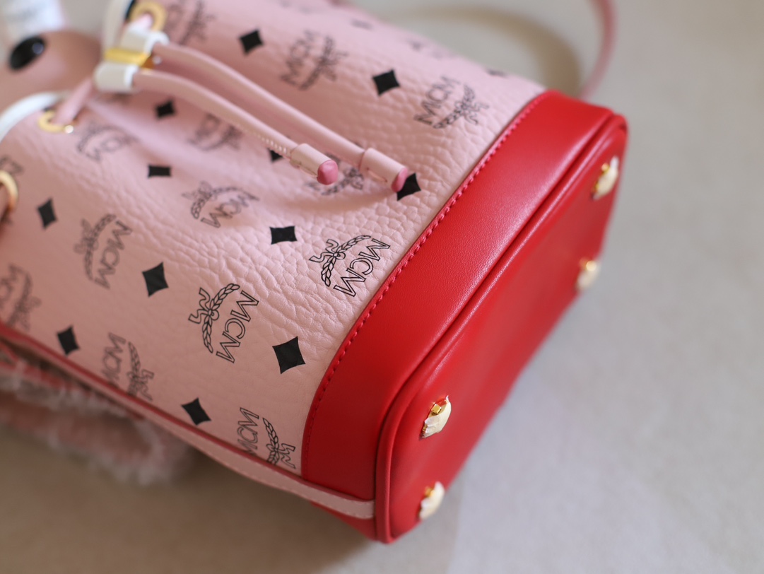 MCM 兔子 系列Visetos拼接水桶包-頂級1:1精品高仿包包香港台灣批發價格推薦微信哪裡買