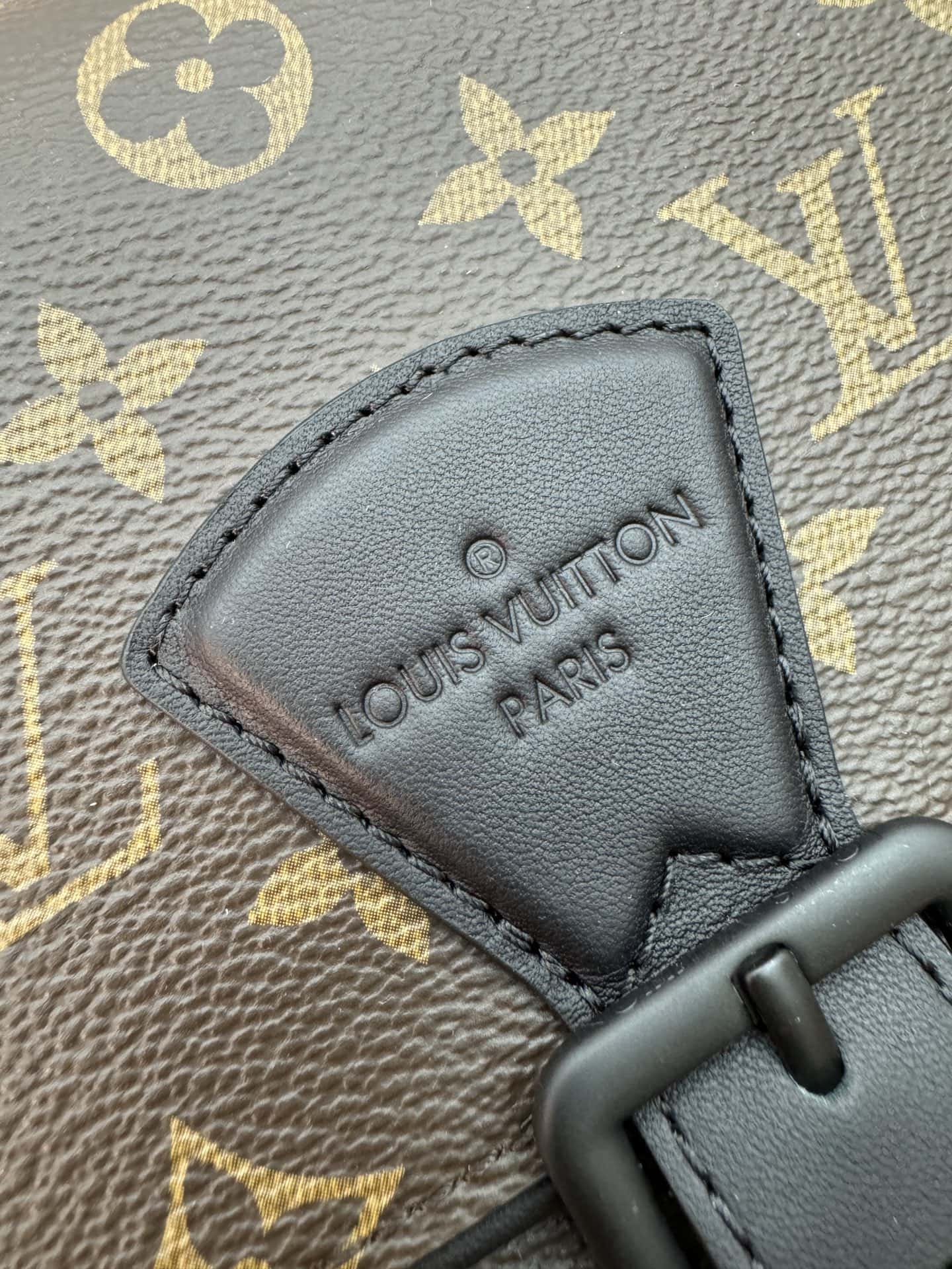 LV M47060 當季新款 MONTSOURIS 小號郵差包-頂級1:1精品高仿包包香港台灣批發價格推薦微信哪裡買