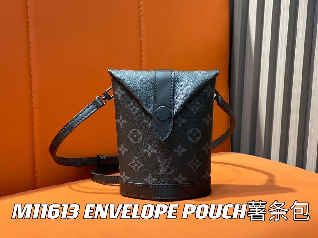 【原單精品】M11613黑花 男包薯條包系列 ENVELOPE POUCH薯條包-頂級1:1精品高仿包包香港台灣批發價格推薦微信哪裡買