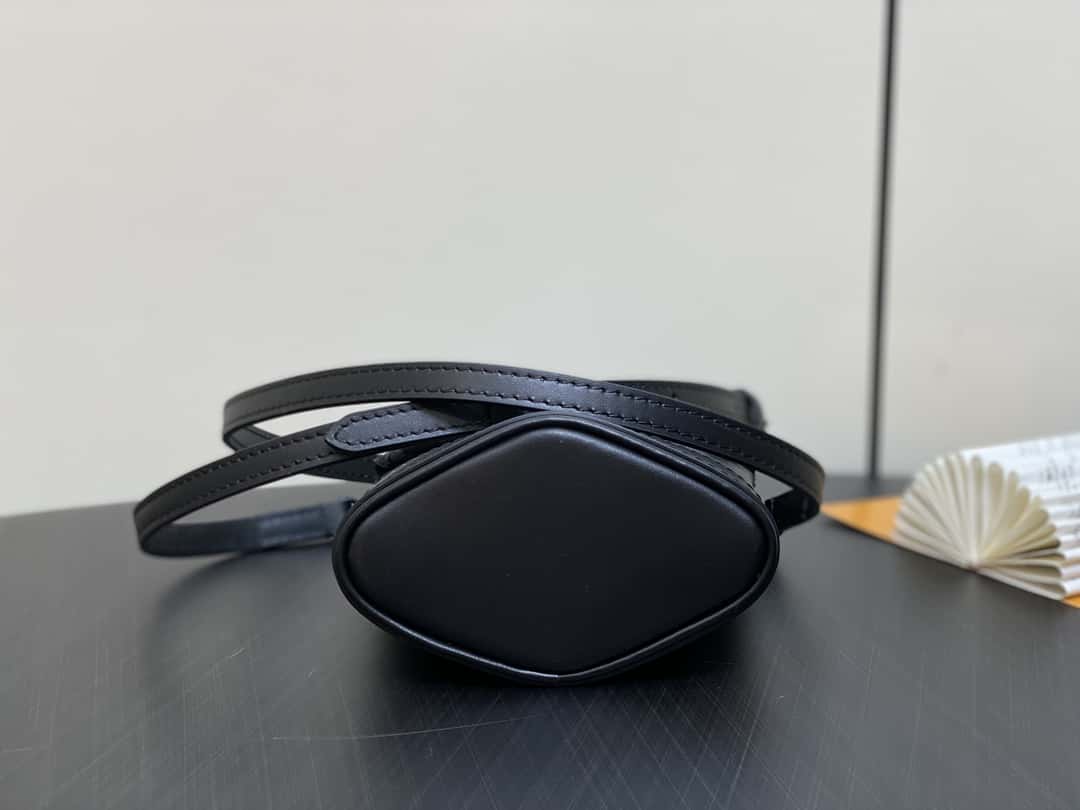 【原單精品】M11613黑花 男包薯條包系列 ENVELOPE POUCH薯條包-頂級1:1精品高仿包包香港台灣批發價格推薦微信哪裡買