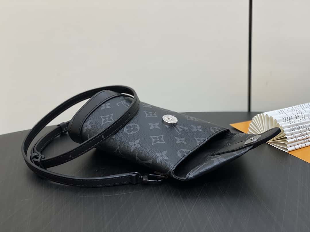 【原單精品】M11613黑花 男包薯條包系列 ENVELOPE POUCH薯條包-頂級1:1精品高仿包包香港台灣批發價格推薦微信哪裡買