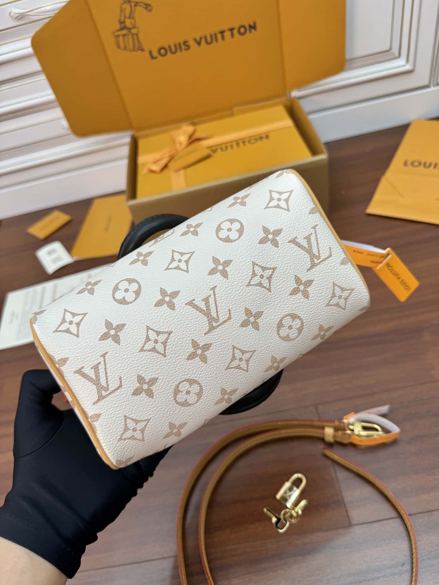 LV M46906 SPEEDY BANDOULIÈRE 20 手袋-頂級1:1精品高仿包包香港台灣批發價格推薦微信哪裡買