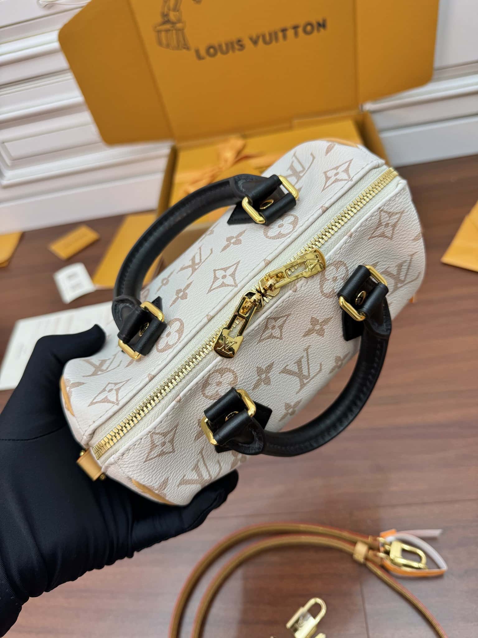 LV M46906 SPEEDY BANDOULIÈRE 20 手袋-頂級1:1精品高仿包包香港台灣批發價格推薦微信哪裡買