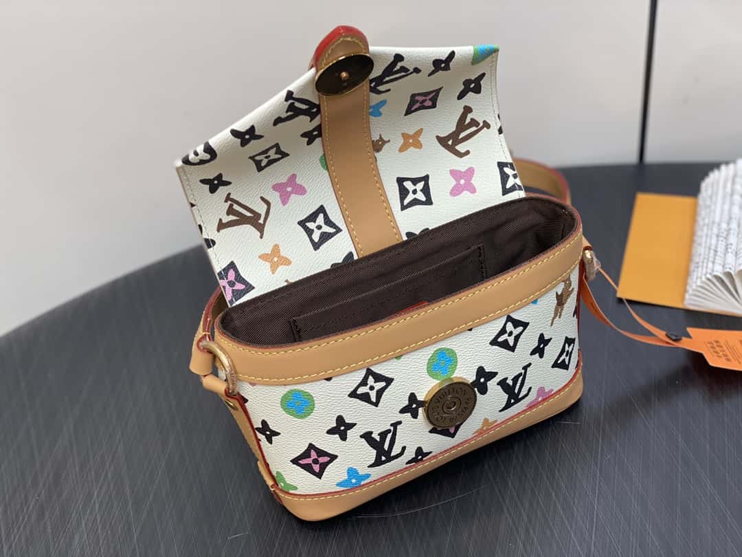 【原單精品】M83346白彩 郵差包系列 ENVELOPE 迷你手袋 （Tyler聯名）-頂級1:1精品高仿包包香港台灣批發價格推薦微信哪裡買
