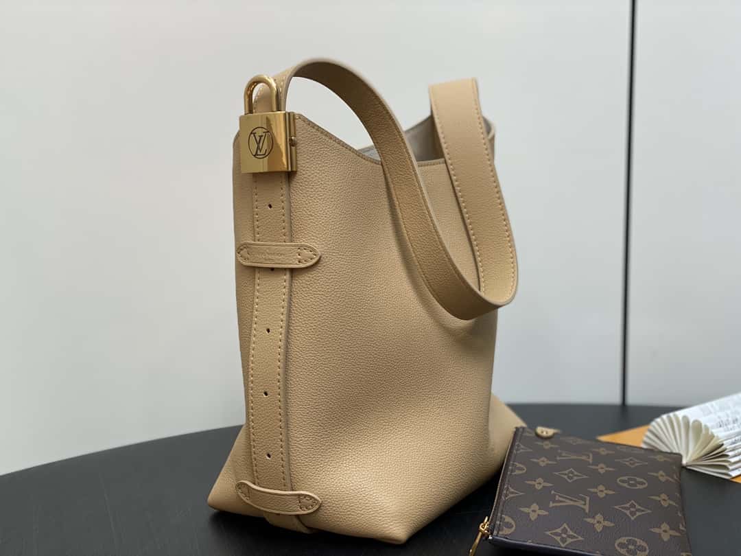 【原單精品】M25352黑色 M25353米色 M24354棕色 LOW KEY HOBO 小號手袋-頂級1:1精品高仿包包香港台灣批發價格推薦微信哪裡買