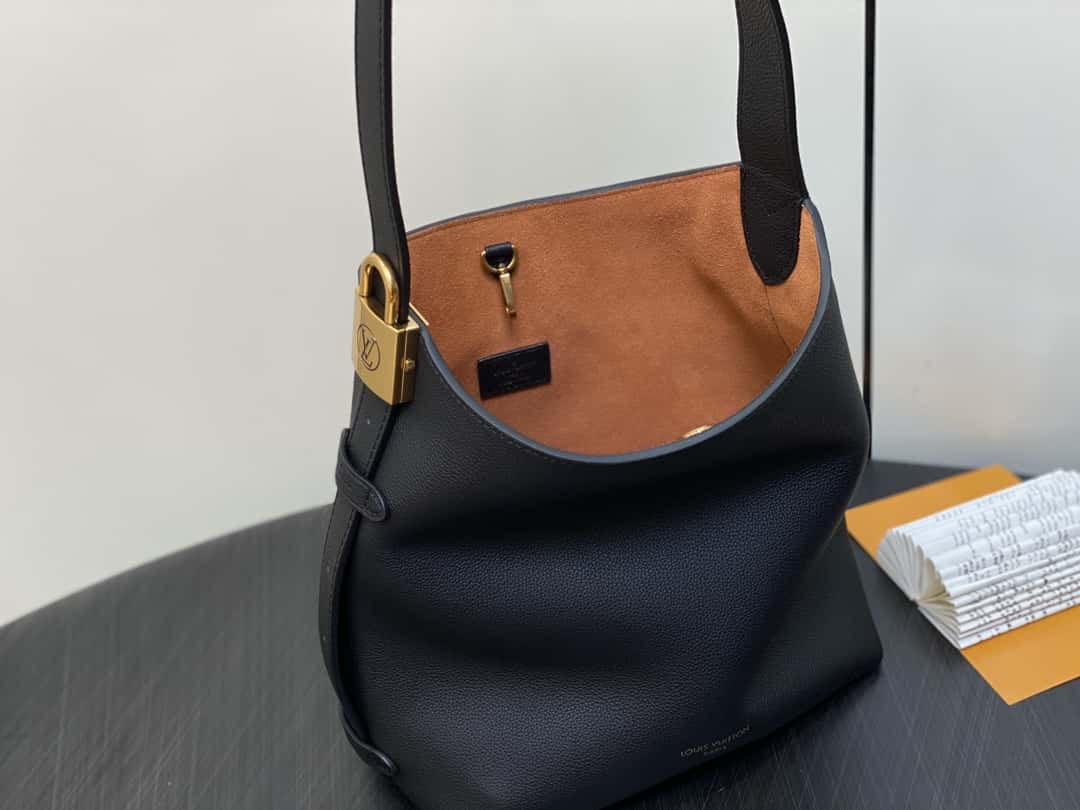 【原單精品】M25352黑色 M25353米色 M24354棕色 LOW KEY HOBO 小號手袋-頂級1:1精品高仿包包香港台灣批發價格推薦微信哪裡買