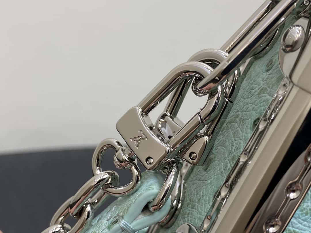 【原單精品】M25445淺綠色鴕鳥紋全皮 軟盒子系列 SLIM TRUNK 手袋-頂級1:1精品高仿包包香港台灣批發價格推薦微信哪裡買
