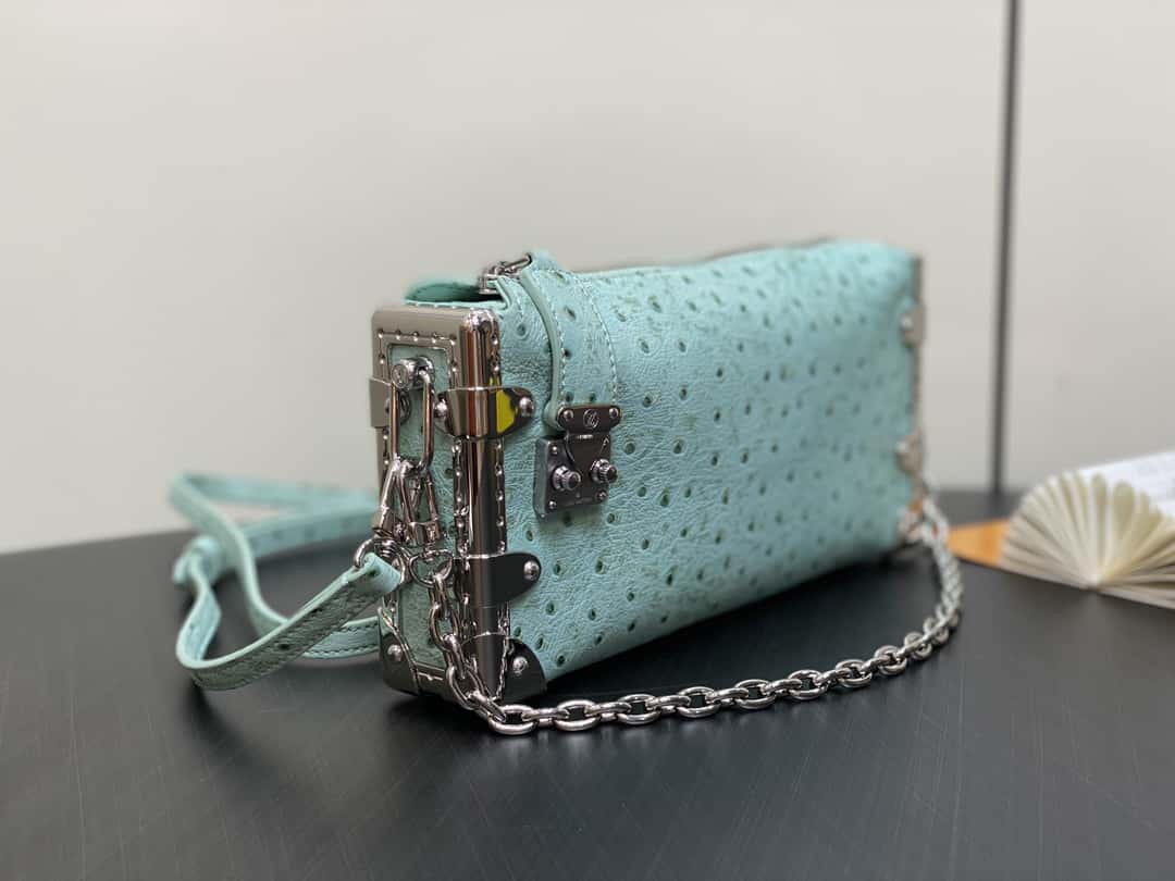 【原單精品】M25445淺綠色鴕鳥紋全皮 軟盒子系列 SLIM TRUNK 手袋-頂級1:1精品高仿包包香港台灣批發價格推薦微信哪裡買