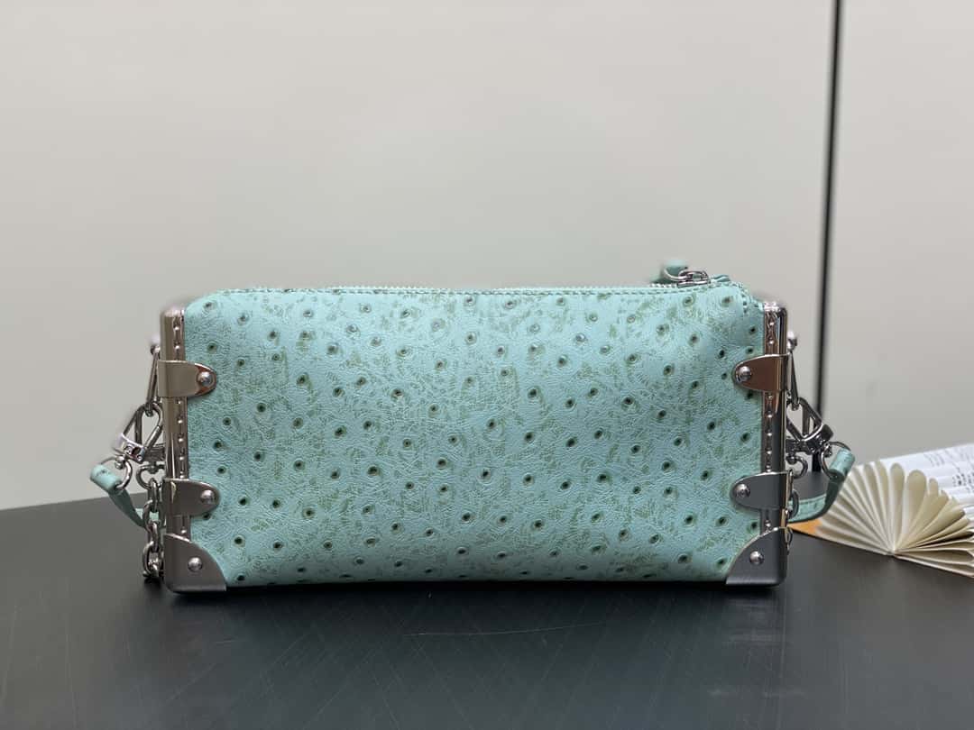 【原單精品】M25445淺綠色鴕鳥紋全皮 軟盒子系列 SLIM TRUNK 手袋-頂級1:1精品高仿包包香港台灣批發價格推薦微信哪裡買