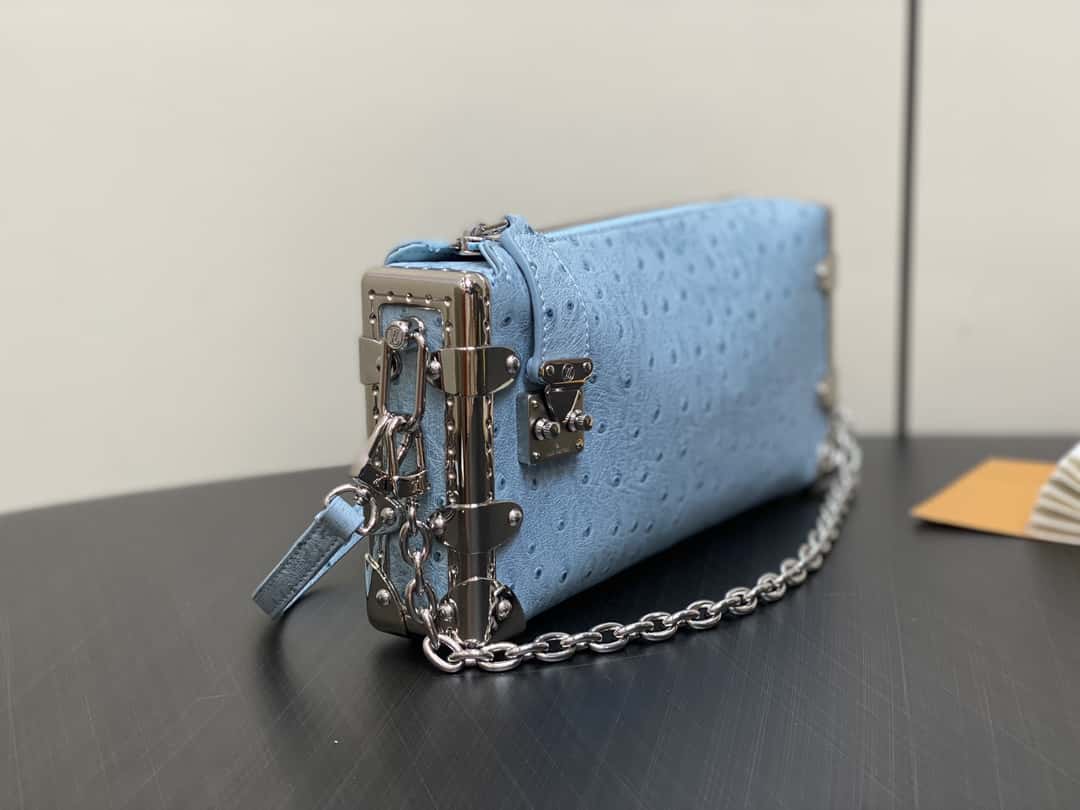 【原單精品】M25445天藍色鴕鳥紋全皮 軟盒子系列 SLIM TRUNK 手袋-頂級1:1精品高仿包包香港台灣批發價格推薦微信哪裡買