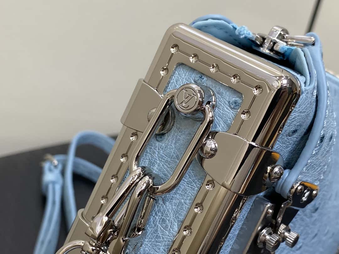 【原單精品】M25445天藍色鴕鳥紋全皮 軟盒子系列 SLIM TRUNK 手袋-頂級1:1精品高仿包包香港台灣批發價格推薦微信哪裡買