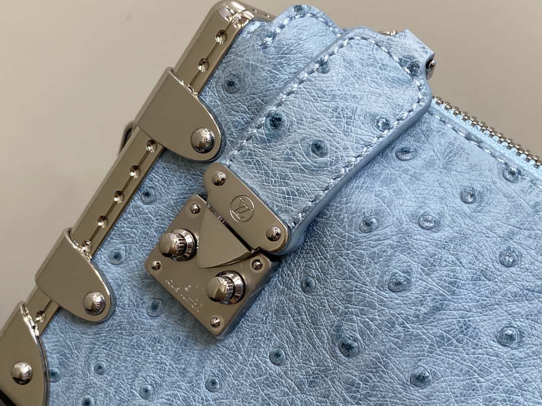 【原單精品】M25445天藍色鴕鳥紋全皮 軟盒子系列 SLIM TRUNK 手袋-頂級1:1精品高仿包包香港台灣批發價格推薦微信哪裡買