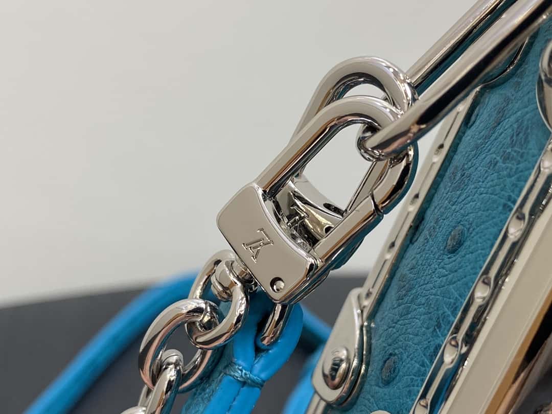 【原單精品】M25445藍色鴕鳥紋全皮 軟盒子系列 SLIM TRUNK 手袋-頂級1:1精品高仿包包香港台灣批發價格推薦微信哪裡買