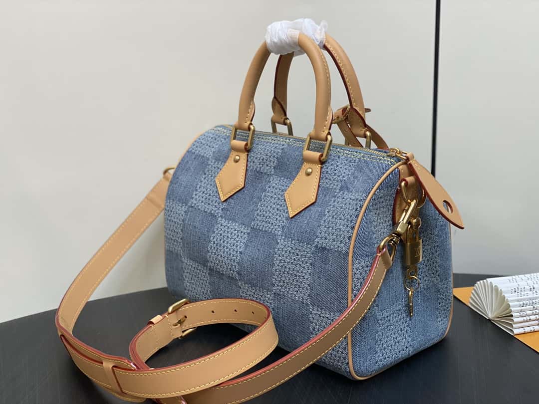 【原單精品】M40700藍色格子 芯片版 牛仔枕頭包speedy系列 KEEPALL BANDOULIÈRE 25 手袋-頂級1:1精品高仿包包香港台灣批發價格推薦微信哪裡買 【原單精品】M40700藍色格子 芯片版 牛仔枕頭包speedy系列 KEEPALL BANDOULIÈRE 25 手袋-頂級1:1精品高仿包包香港台灣批發價格推薦微信哪裡買