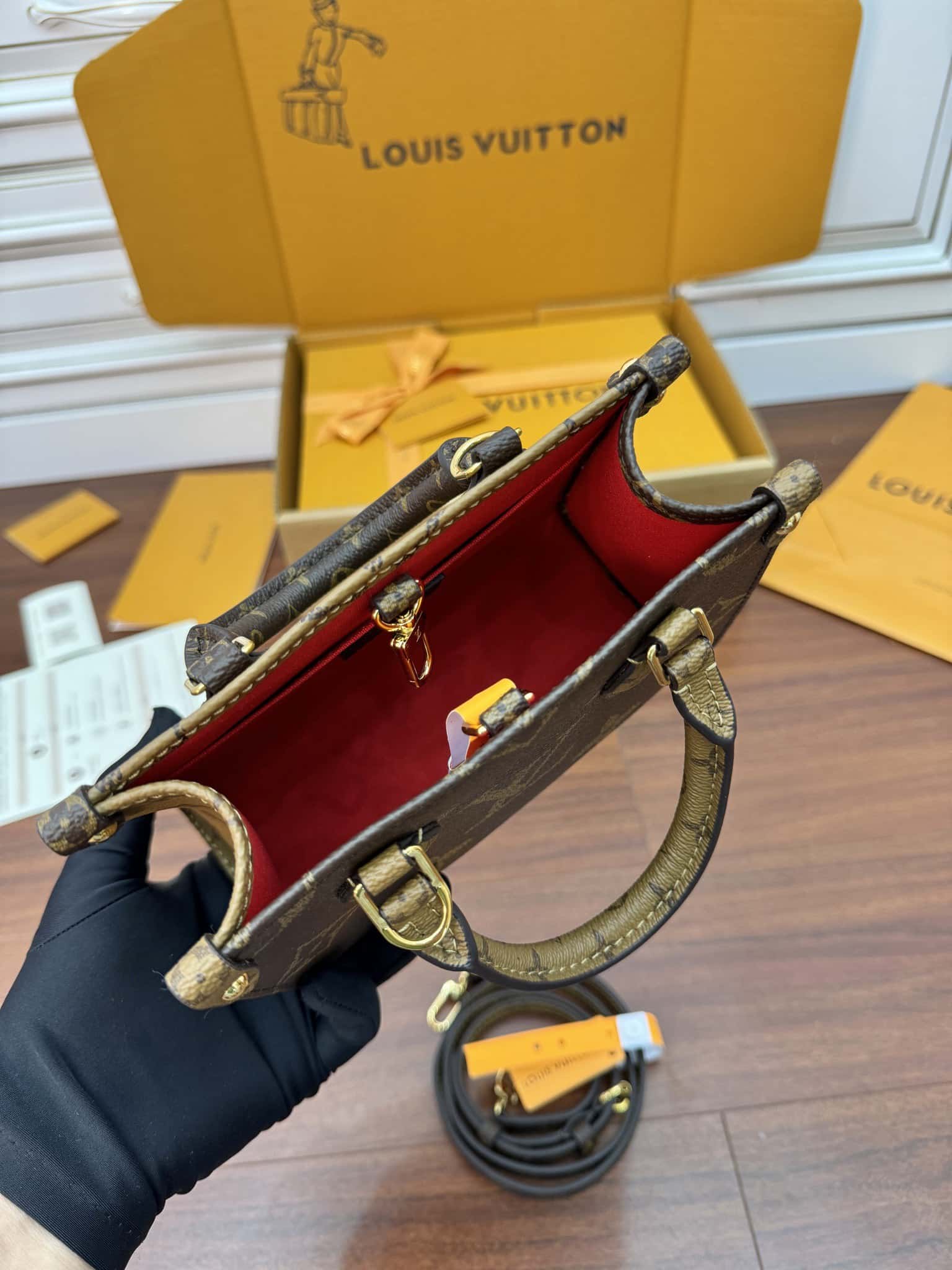 LV M46839 ONTHEGO BB 手袋-頂級1:1精品高仿包包香港台灣批發價格推薦微信哪裡買