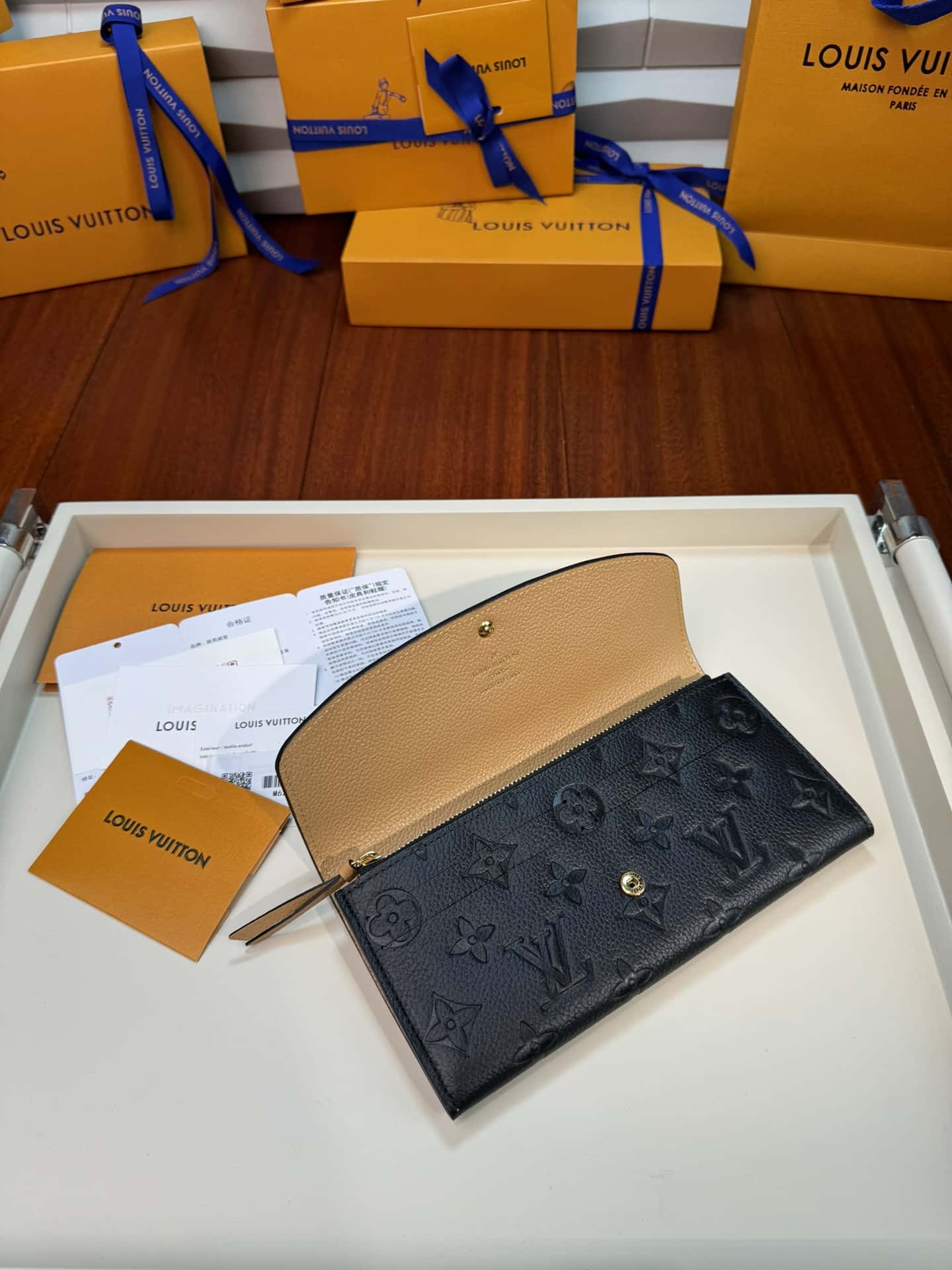 LV Emilie Wallet M62369特級錢夾-頂級1:1精品高仿包包香港台灣批發價格推薦微信哪裡買