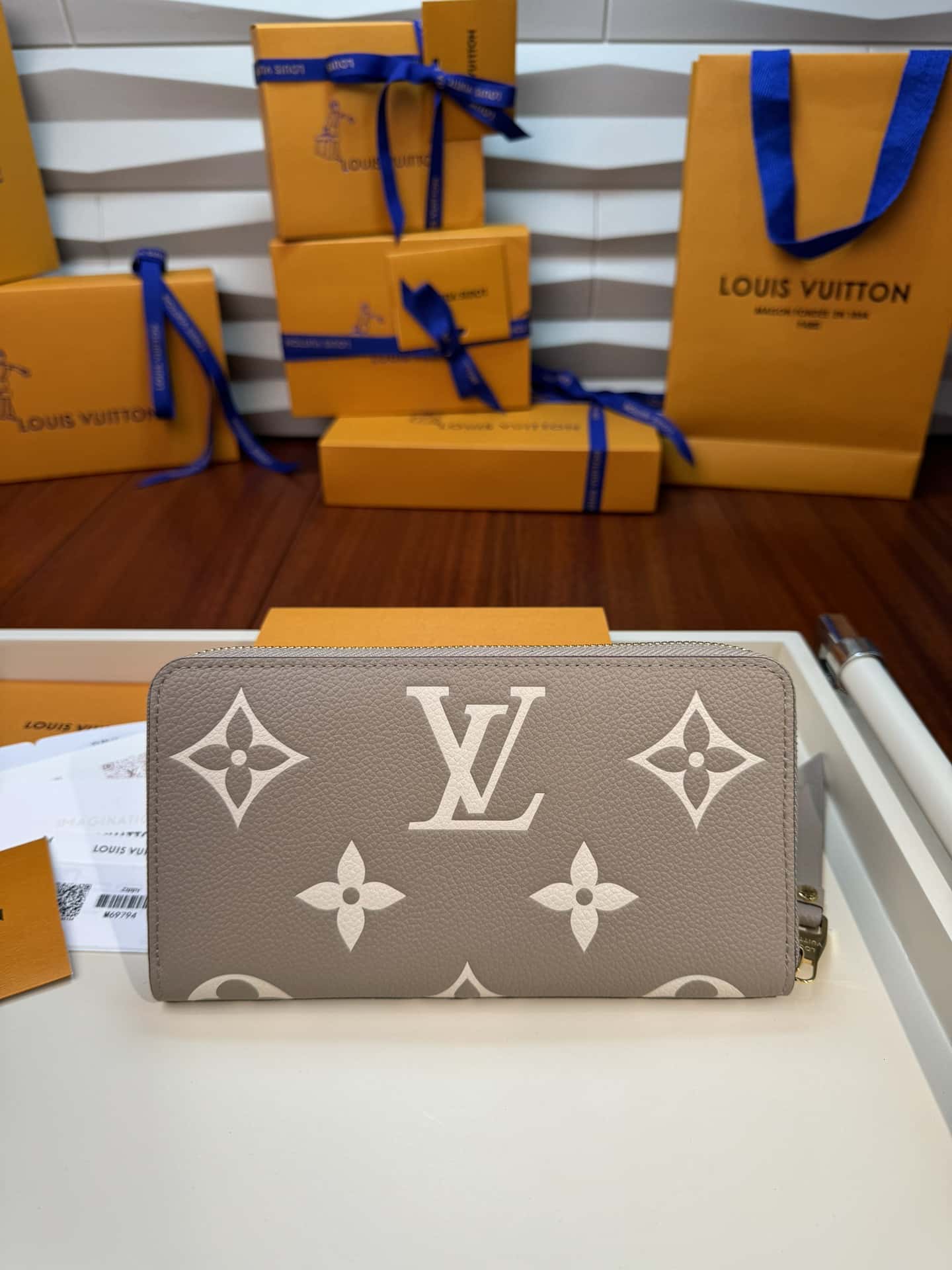 LV Zippy錢包 M69794特級錢包-頂級1:1精品高仿包包香港台灣批發價格推薦微信哪裡買